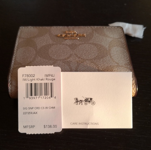 [SOLD] Coach Snap Bifold Wallet - Picture 4 of 5